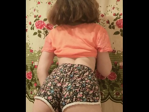 ❤️ Leanbh óg sexy ag baint dá shorts ar cheamara ️ Fucking linn ❌