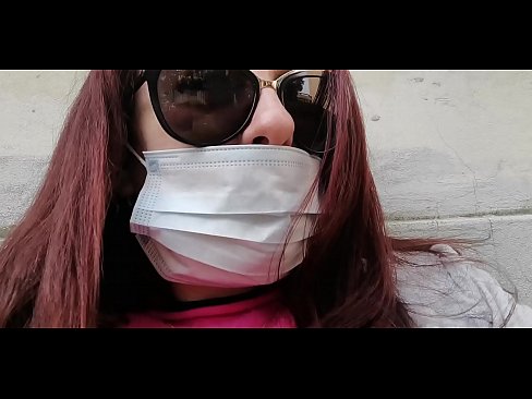 ❤️ Faigheann Nicoletta díoltas ar a comharsa agus pees ina gharáiste (Coraintín Iodálach Speisialta Covid19) ️ Fucking linn ❌