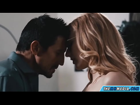 ❤️ Gnéas rómánsúil le blonde slutty ️  Fucking  linn ❌