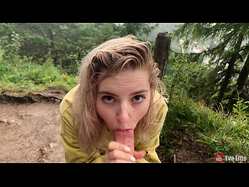 ❤️ Fáinleogann cailín cum tar éis blowjob poiblí - Eva Elfi ️ Fucking linn ❌