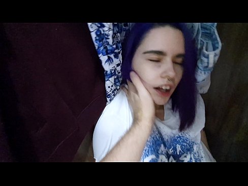 ❤️ Aimsíodh mo SIS sa closet agus chabhraigh sí cum ️ Fucking linn ❌